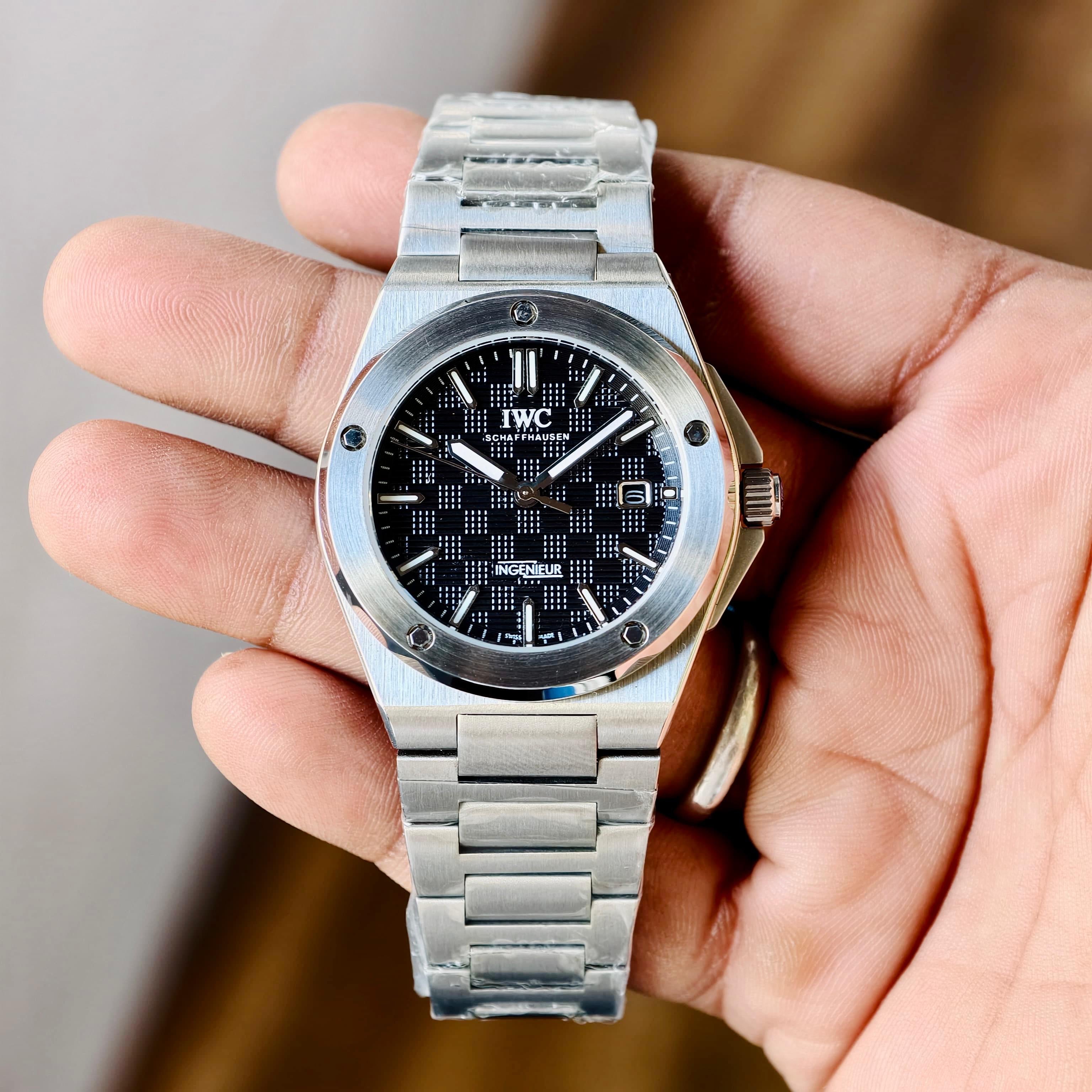 Men’s Premium Steel Belt Watch (Silver)