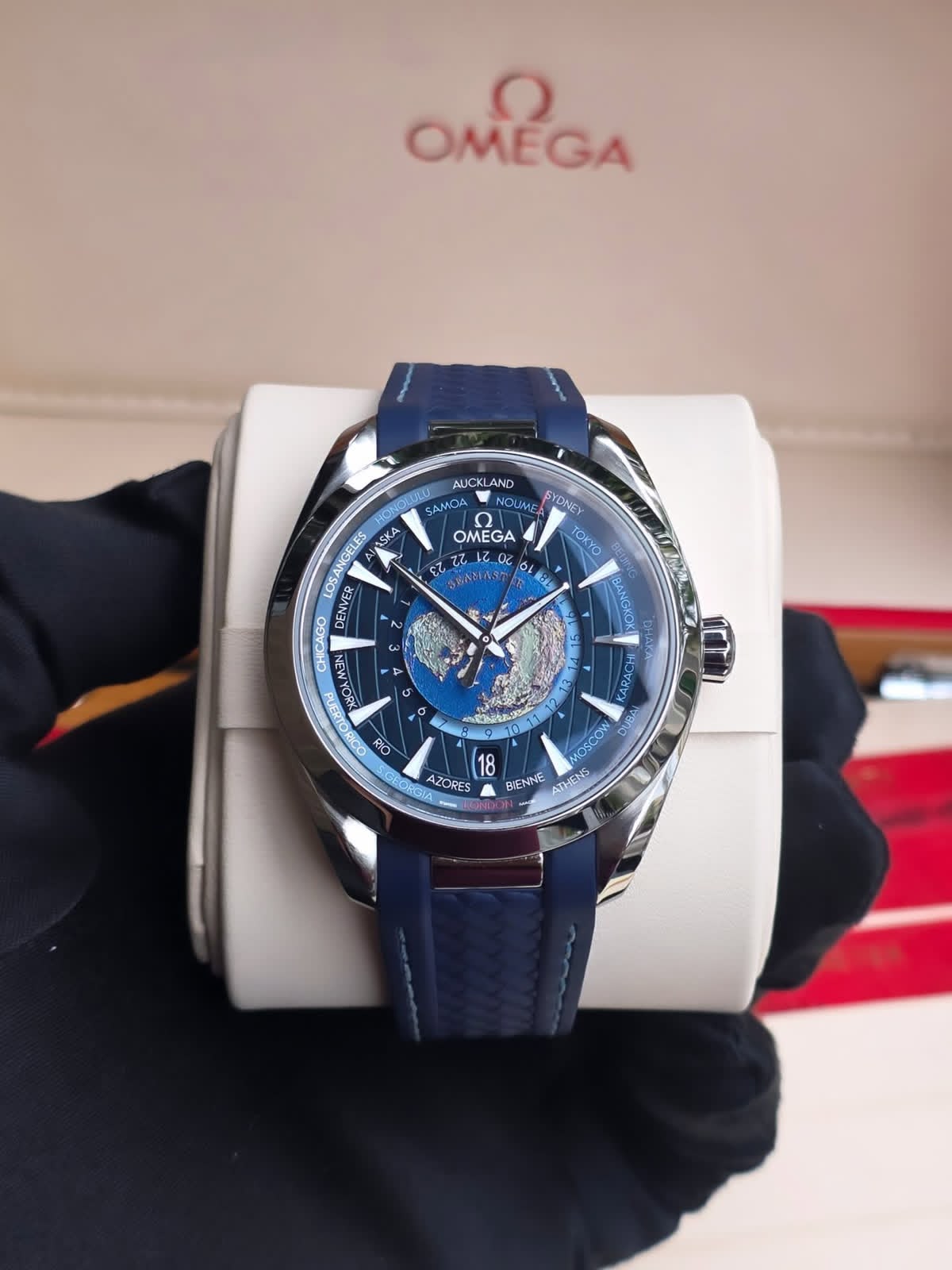 Luxury Men’s Blue World Time Analog Automatic Watch – Stainless Steel Case with Blue Strap & Globe Dial