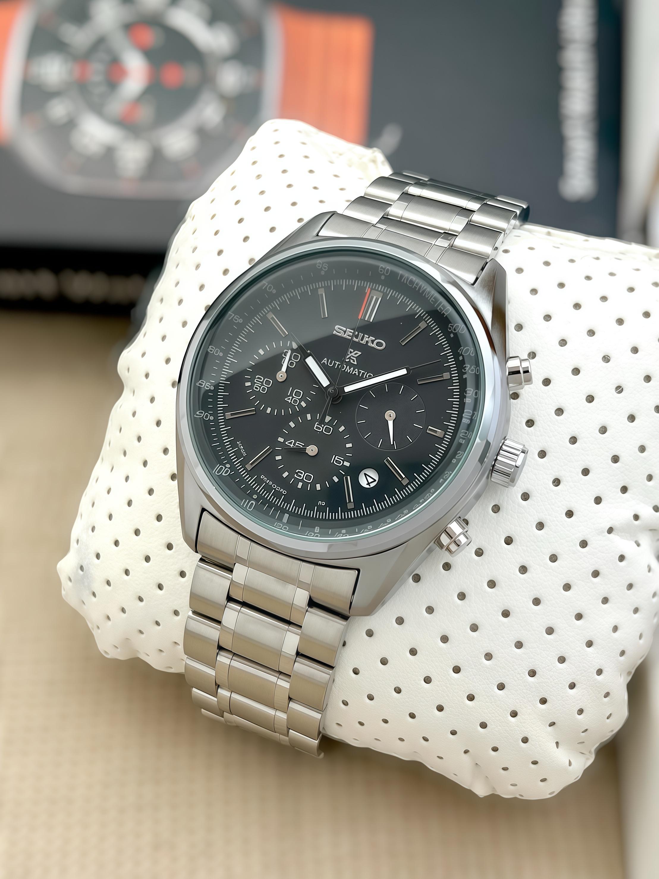 Premium Silver Quartz Chronograph Style Men's Watch with Grey Dial – Stainless Steel Luxury Analog Wrist Watch