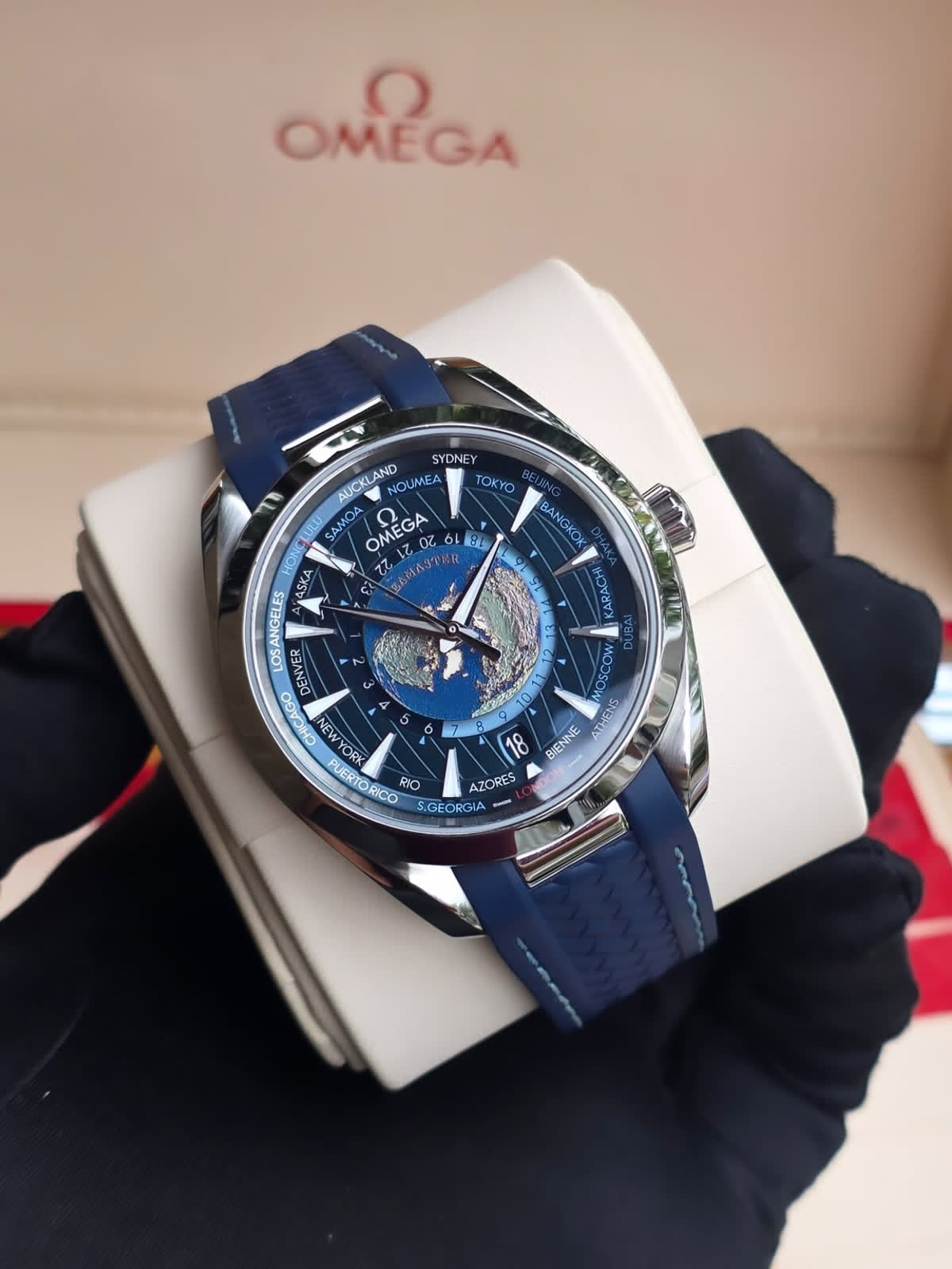 Luxury Men’s Blue World Time Analog Automatic Watch – Stainless Steel Case with Blue Strap & Globe Dial